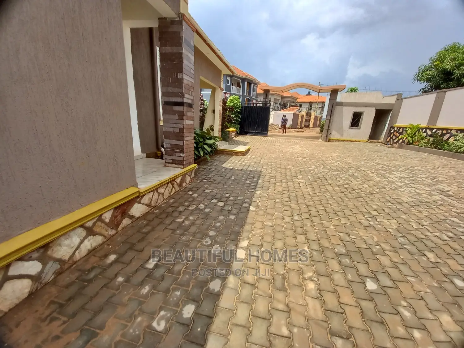 Furnished 4bdrm House in Kira Gated Estate for Sale in Kira