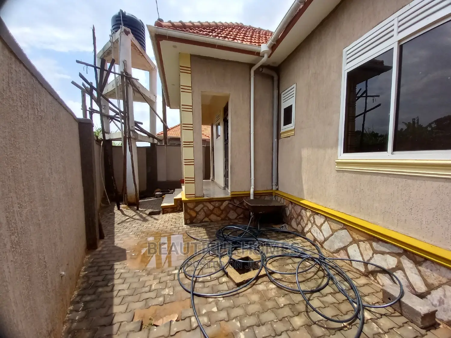 Furnished 4bdrm Maisonette in Kira Beautiful Homes for Sale in Kira