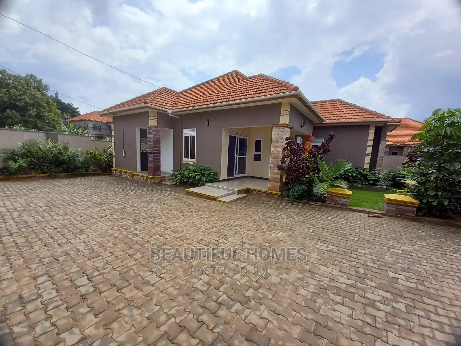 Furnished 4bdrm House in Kira Tarmacked for Sale in Kira