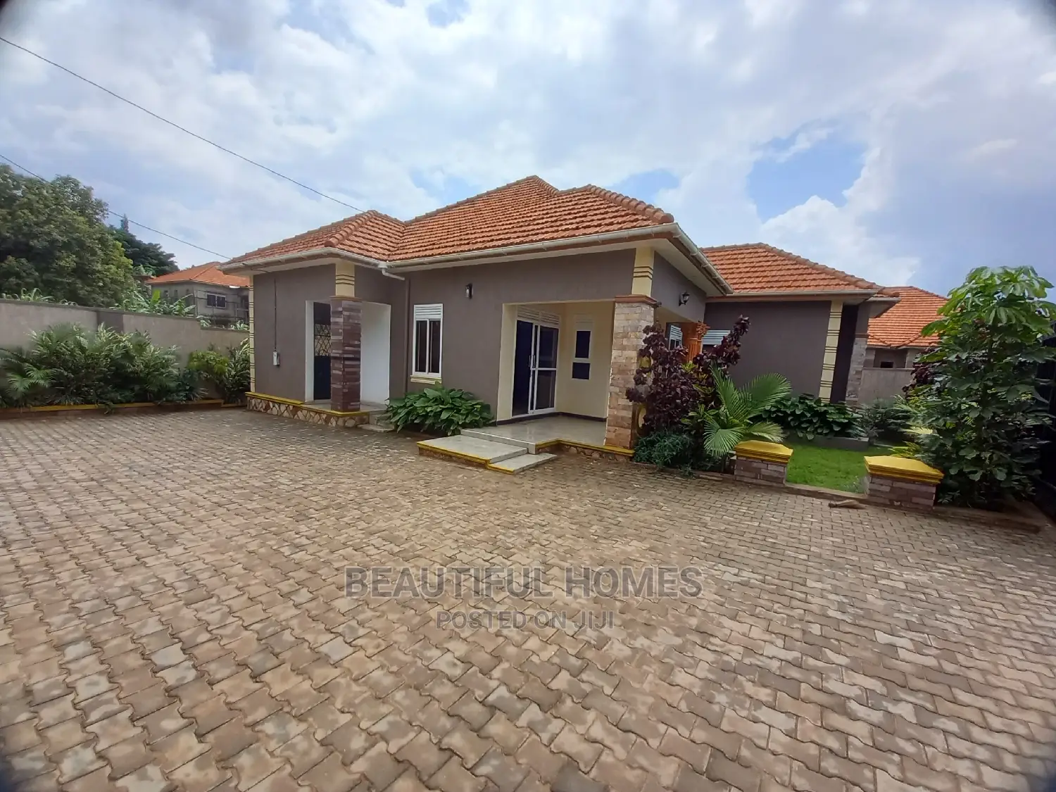 Furnished 4bdrm House in Kira Tarmacked for Sale in Kira