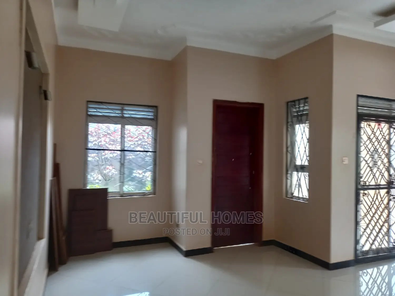 Furnished 4bdrm House in Kira Tarmacked for Sale in Kira