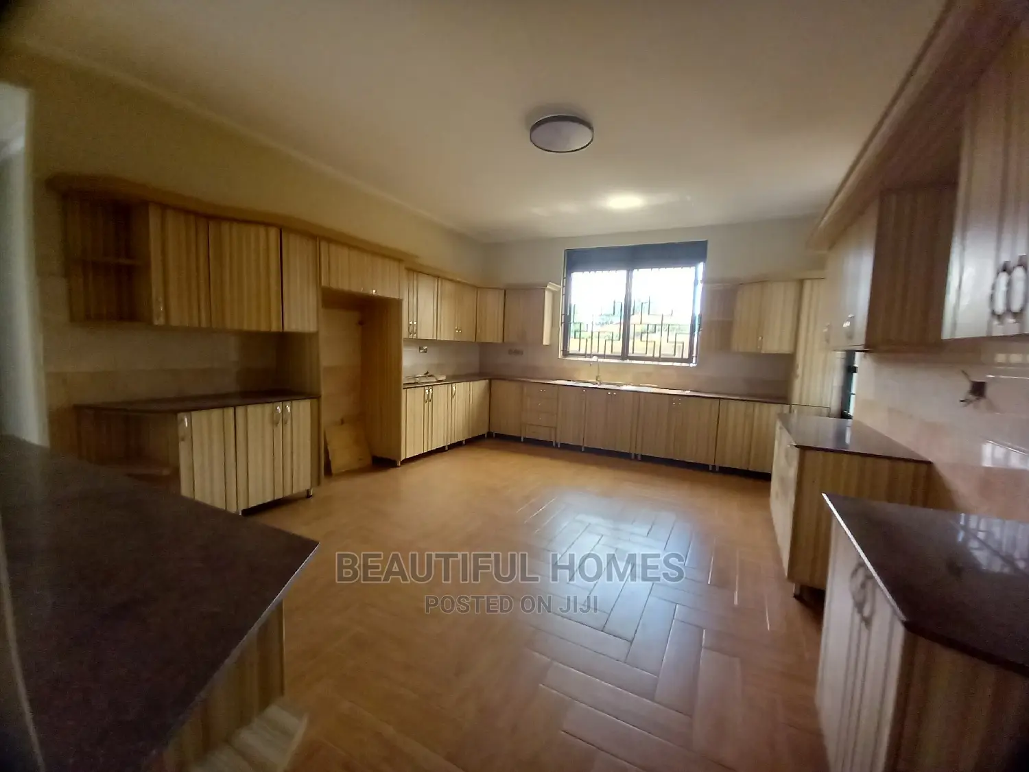 Furnished 7bdrm Mansion in Najjera, Central Division for Sale in Central Division