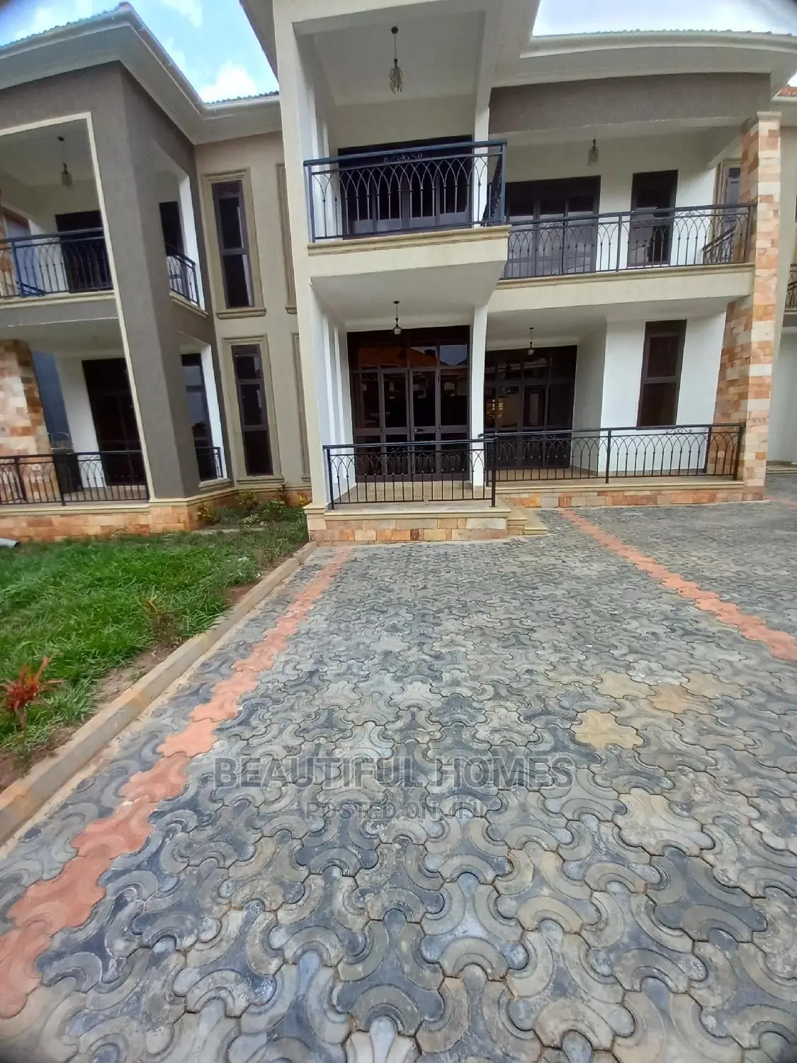 Furnished 7bdrm Mansion in Najjera Rich, Central Division for Sale in Central Division