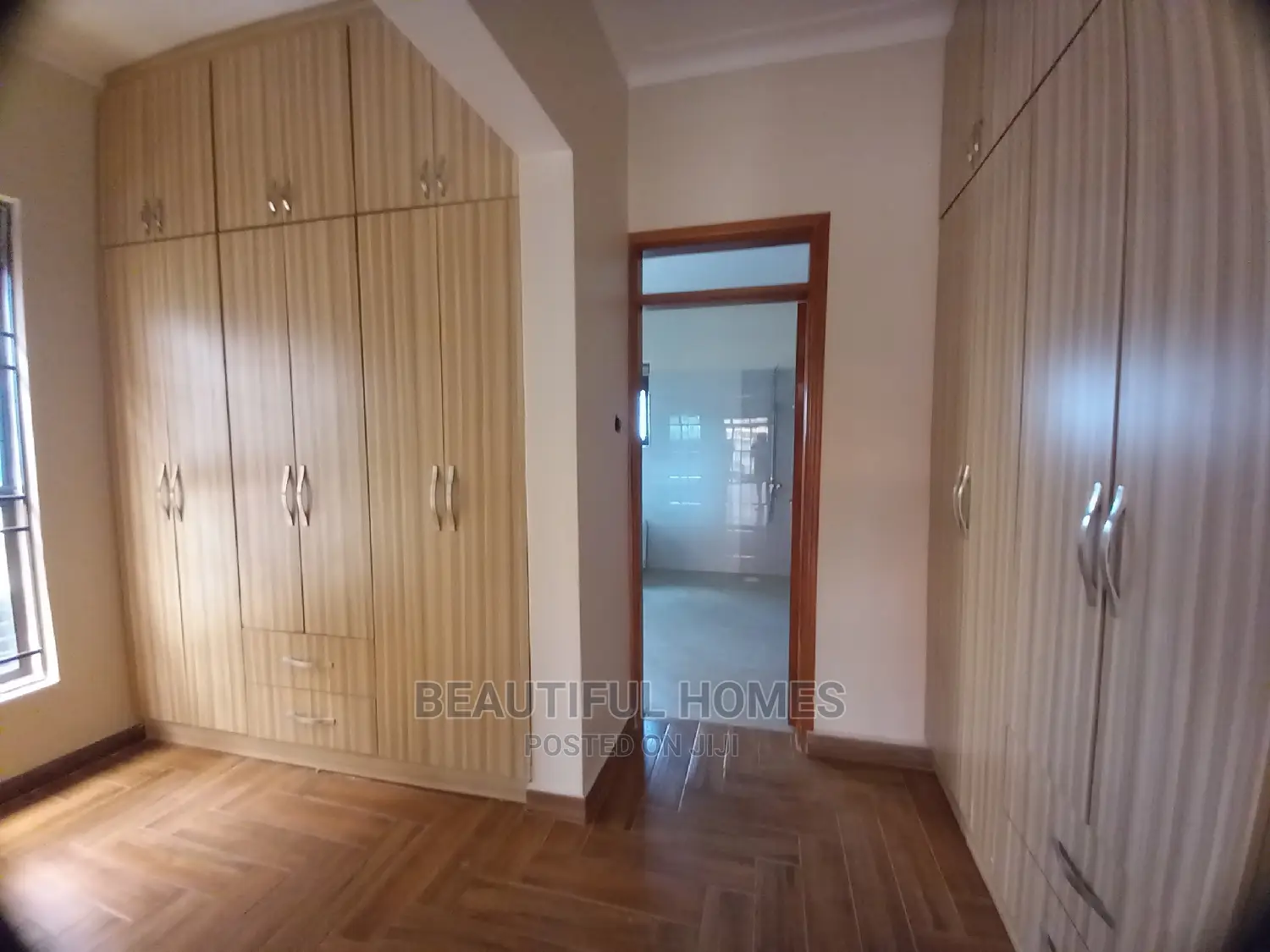Furnished 7bdrm Mansion in Najjera Mansions, Central Division for Sale in Central Division