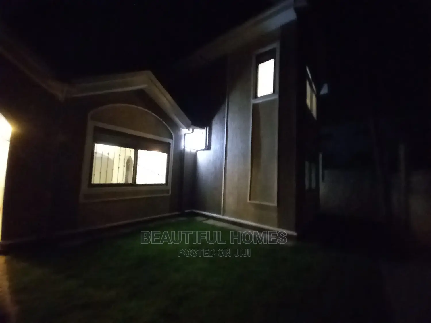 Furnished 4bdrm Mansion in Kira Wealthy for Sale in Kira