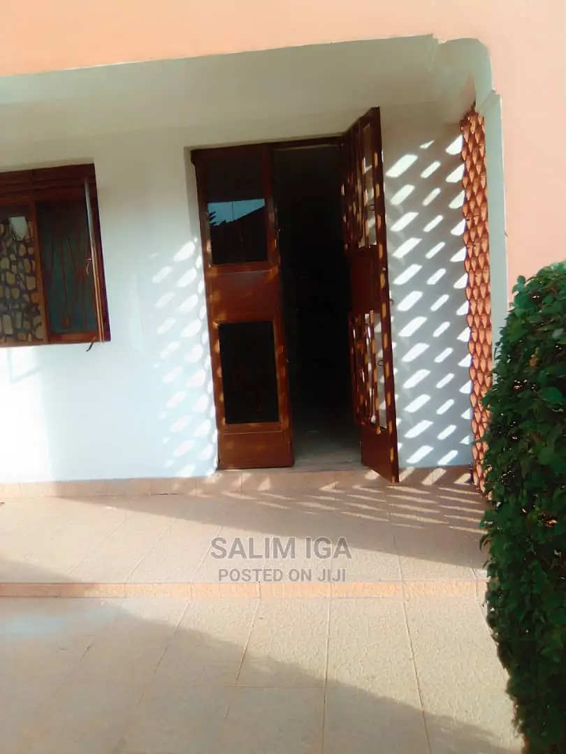 3bdrm Townhouse/Terrace in Kololo Property, Central Division for Rent in Central Division