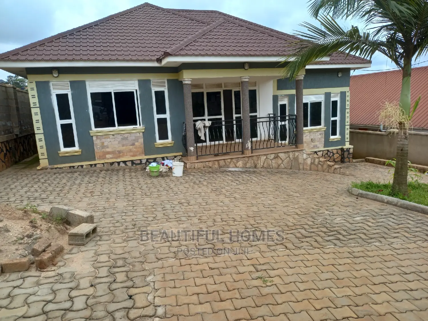 Furnished 3bdrm House in Kira Corporates for Sale in Kira