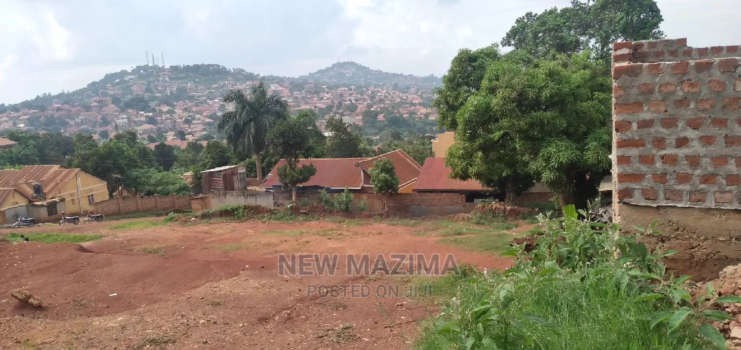 Very Beautiful Half Acre on in Heart of Makindye Kizungu in Central Division