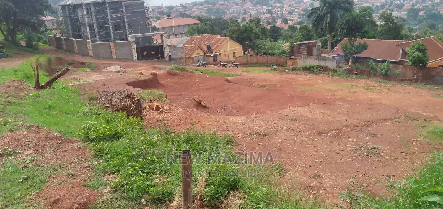 Very Beautiful Half Acre on in Heart of Makindye Kizungu in Central Division