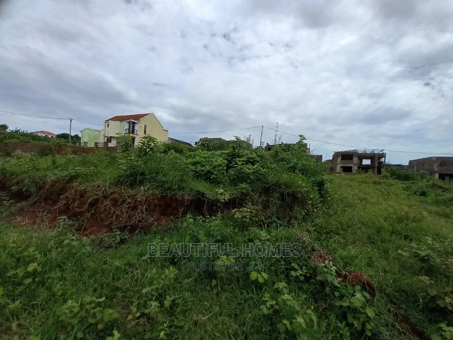 100by 100 Plot on Sale in Kira