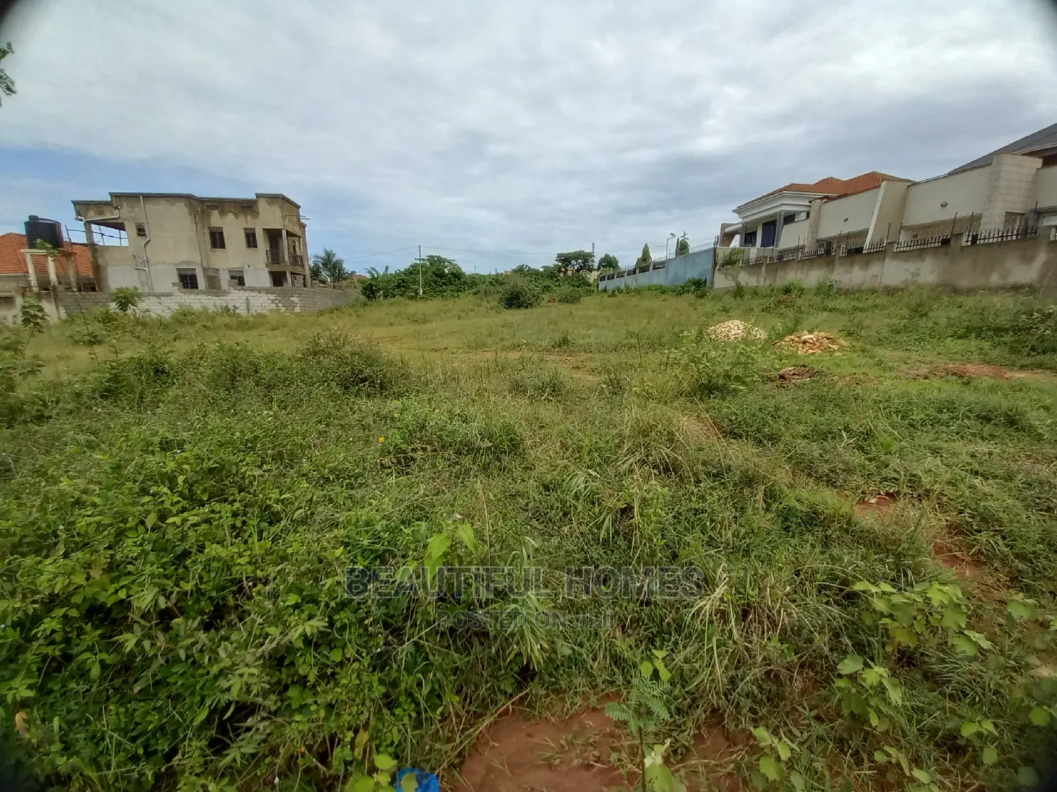 Kira 100 by 100 in Rich Neighborhood on Sell in Kira