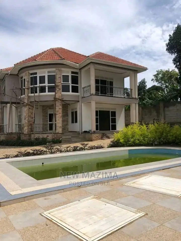 5bdrm Mansion in Ntebe Mpala, Division B for Sale in Division B