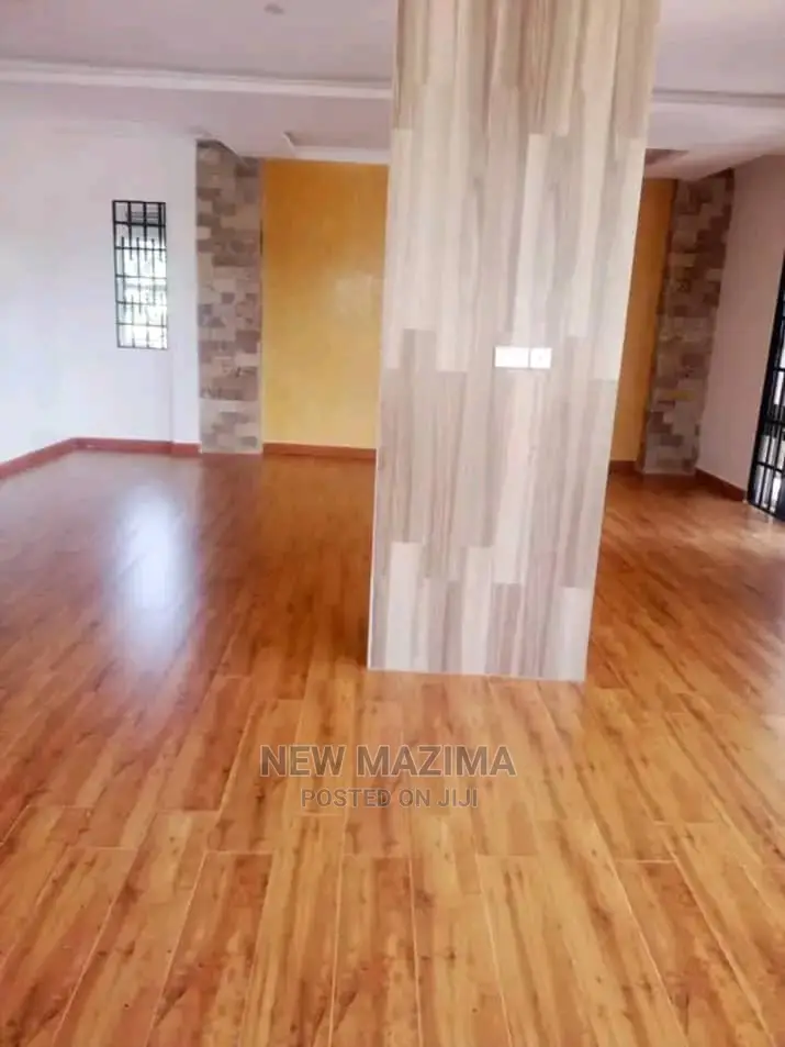5bdrm Mansion in Ntebe Mpala, Division B for Sale in Division B