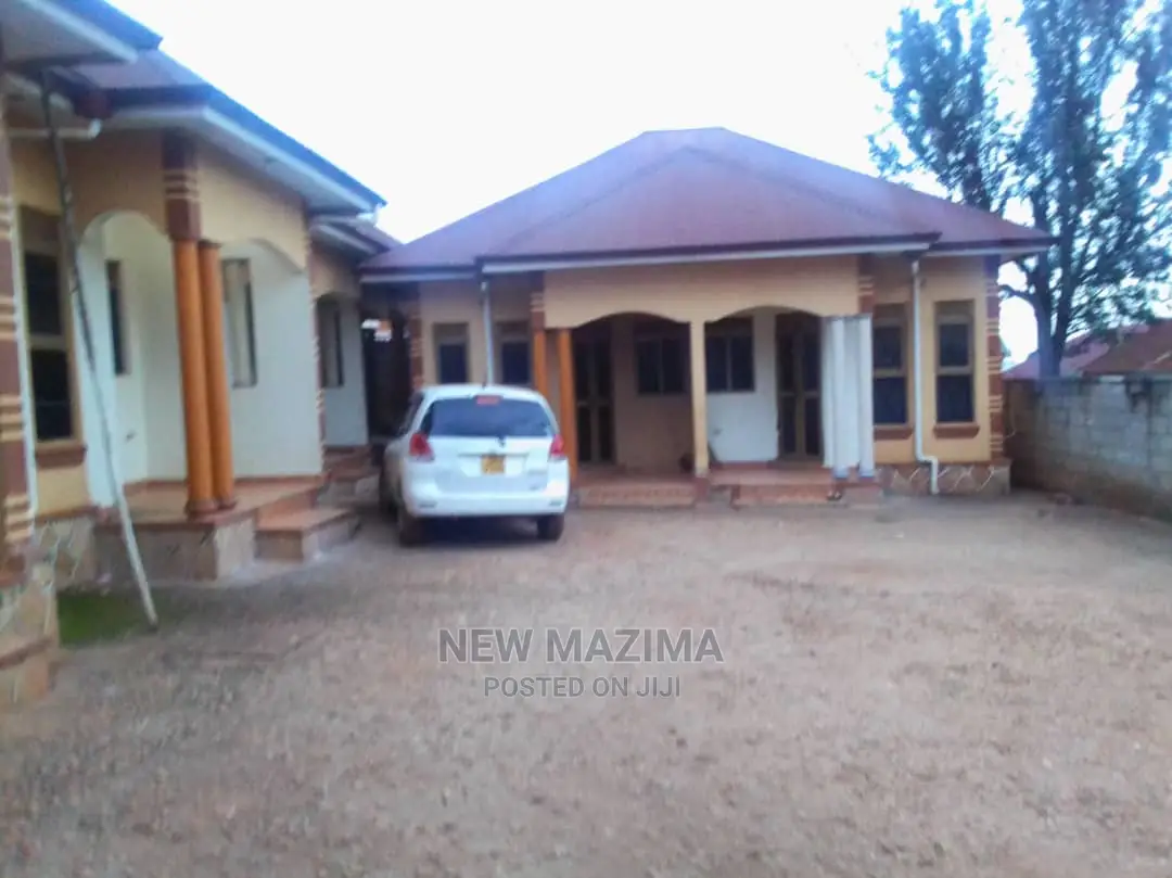 6bdrm House in Makindye, Division B for Sale in Division B