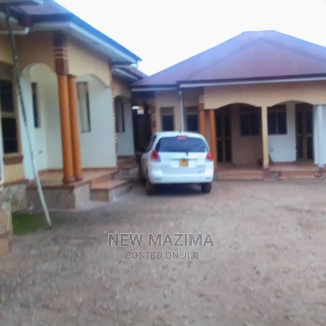 6bdrm House in Makindye, Division B for Sale in Division B