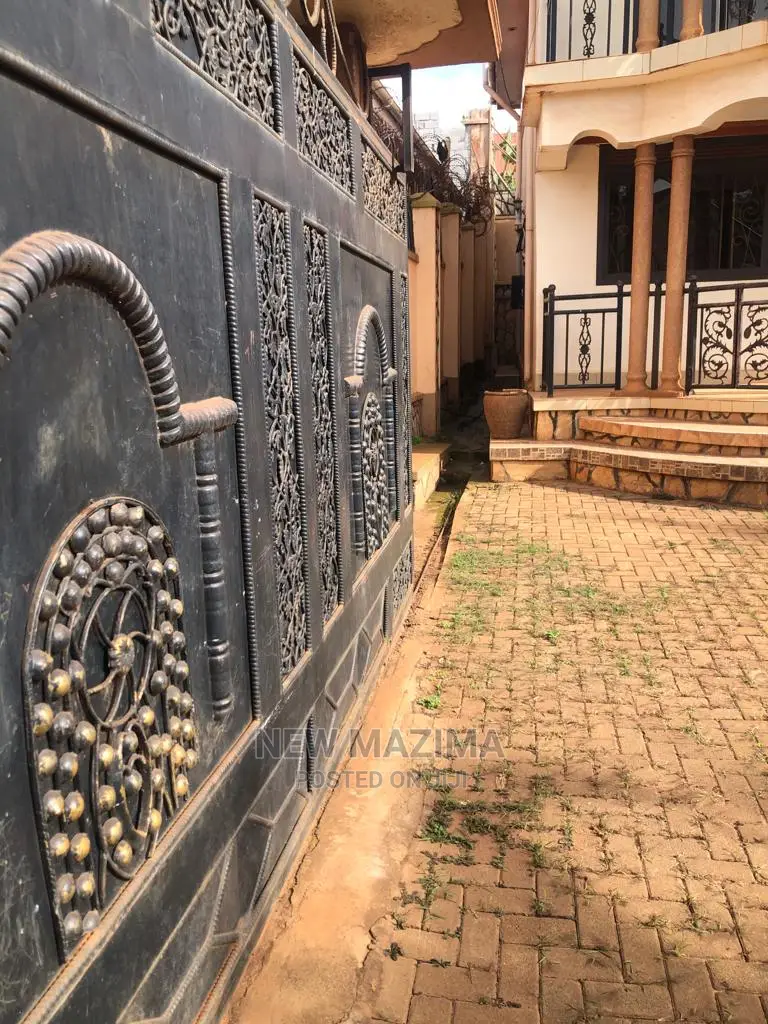 4bdrm Mansion in Makindye Heights, Division B for Sale in Division B