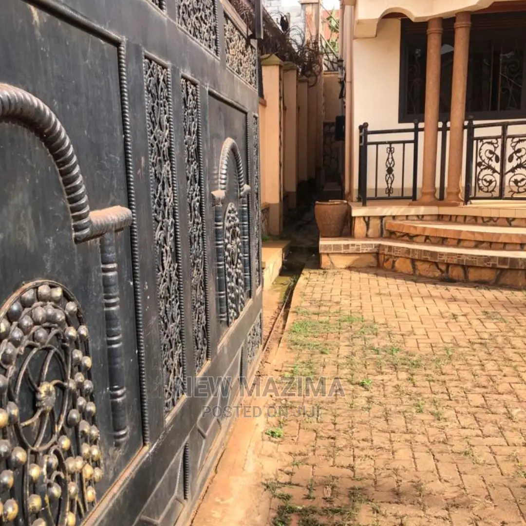4bdrm Mansion in Makindye Heights, Division B for Sale in Division B