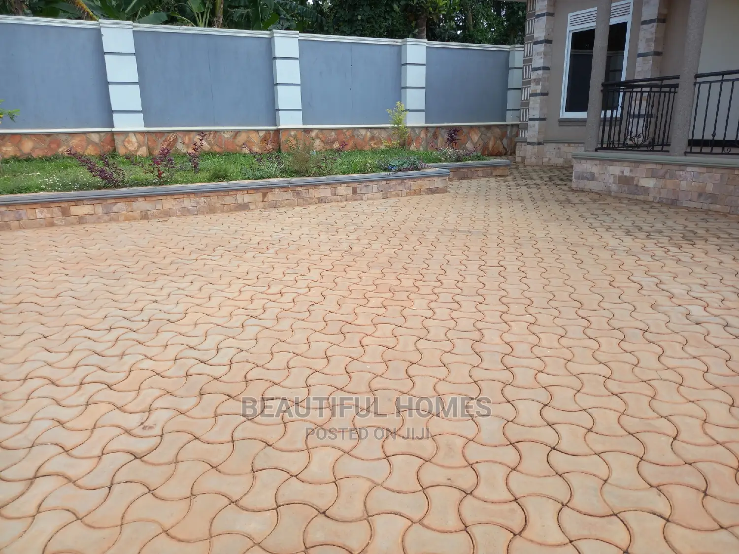 Furnished 4bdrm Bungalow in Kira for Sale in Kira