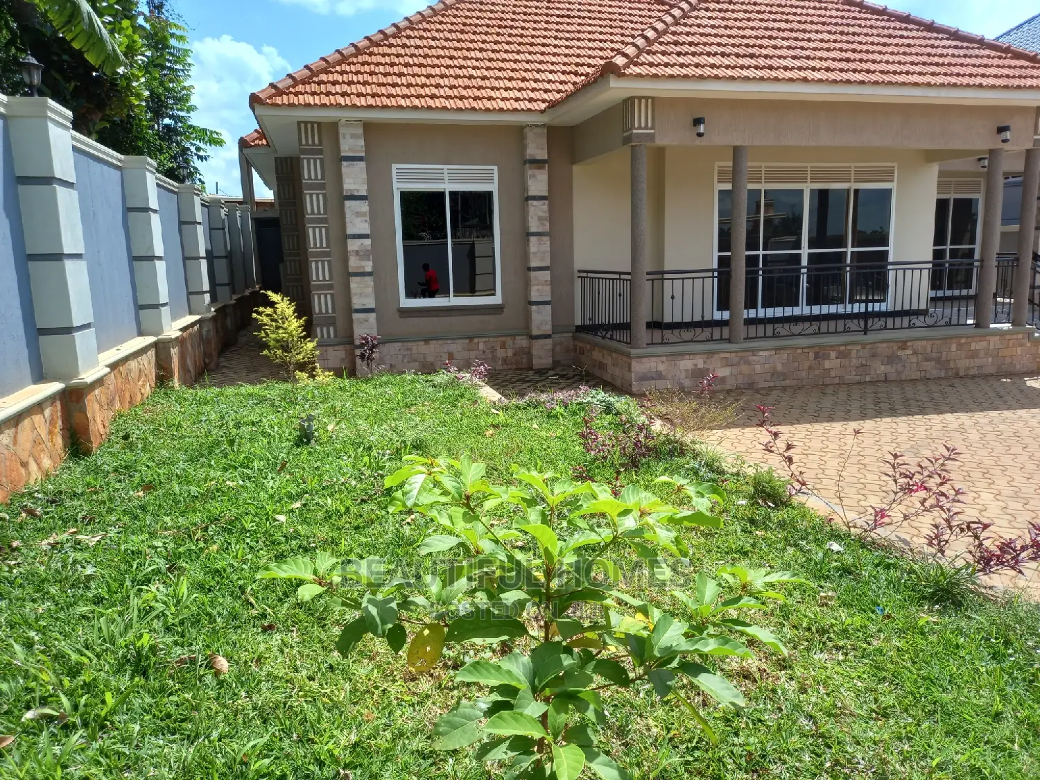 Furnished 4bdrm Bungalow in Kira for Sale in Kira