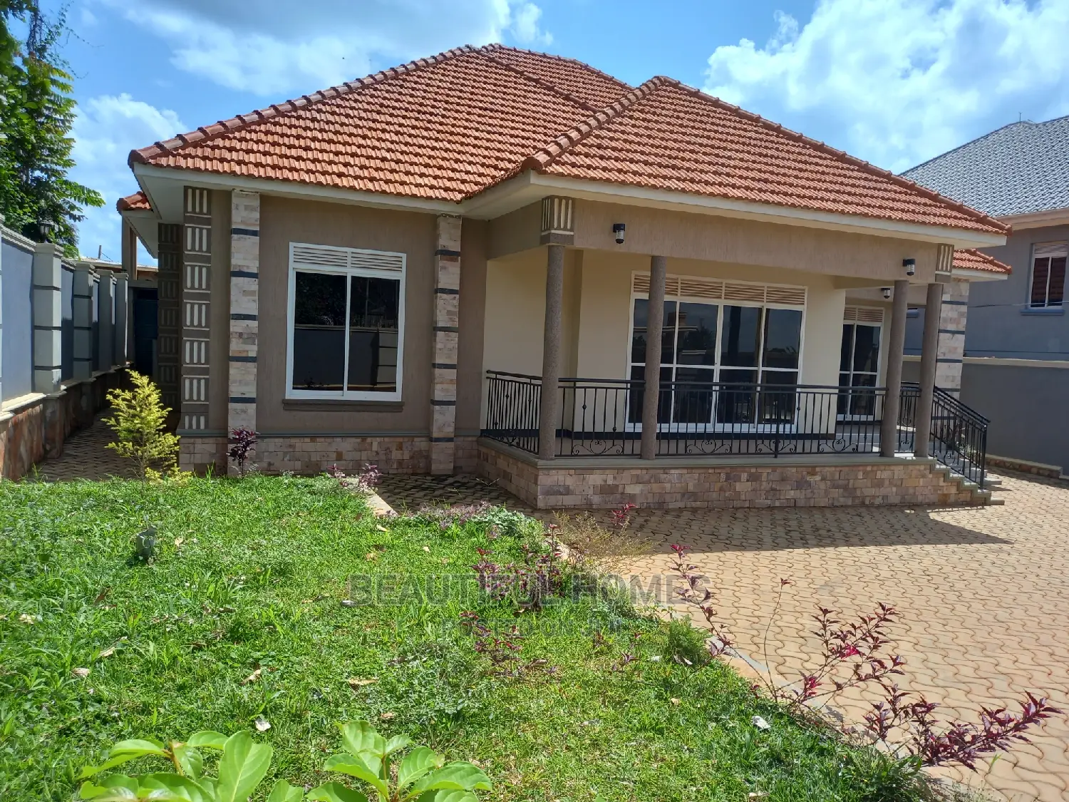 Furnished 4bdrm House in Kira Organised for Sale in Kira