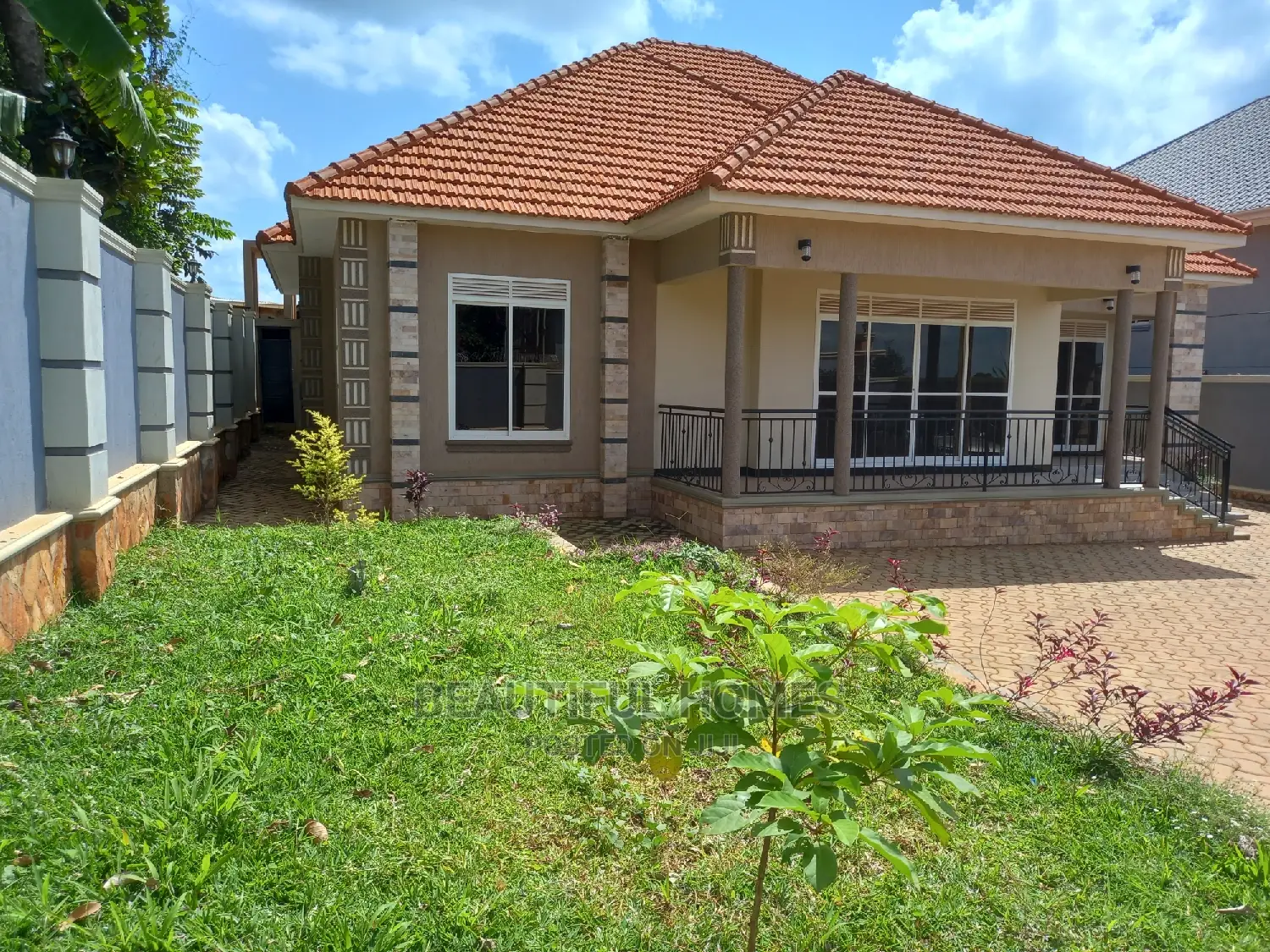 Furnished 4bdrm Bungalow in Kira Posh for Sale in Kira