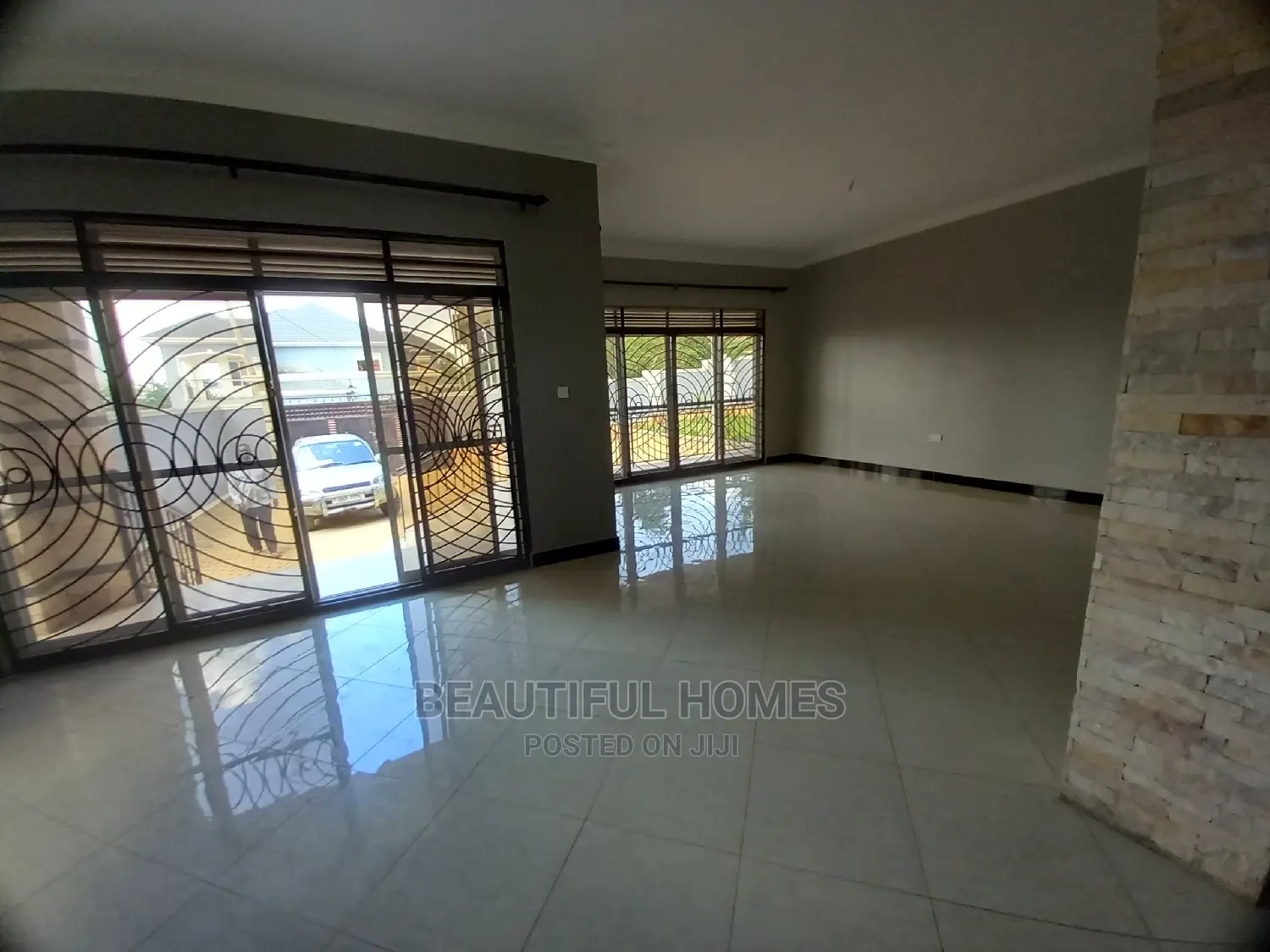 Furnished 4bdrm Bungalow in Kira Posh for Sale in Kira