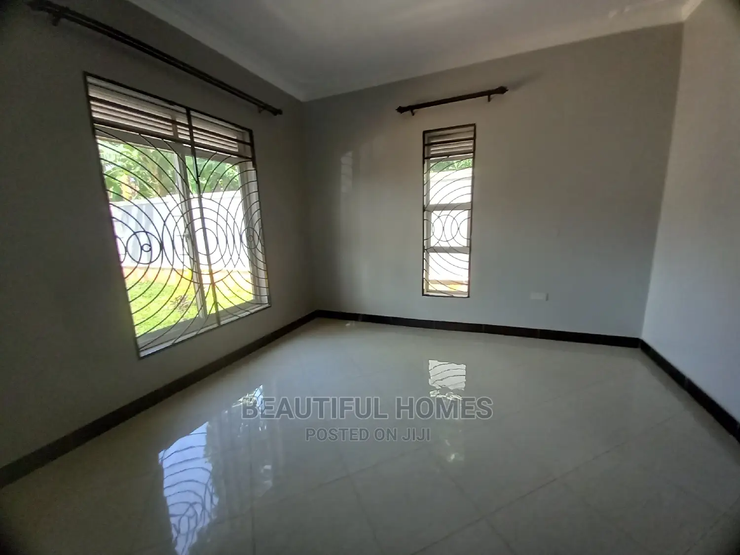 Furnished 4bdrm Bungalow in Kira Posh for Sale in Kira
