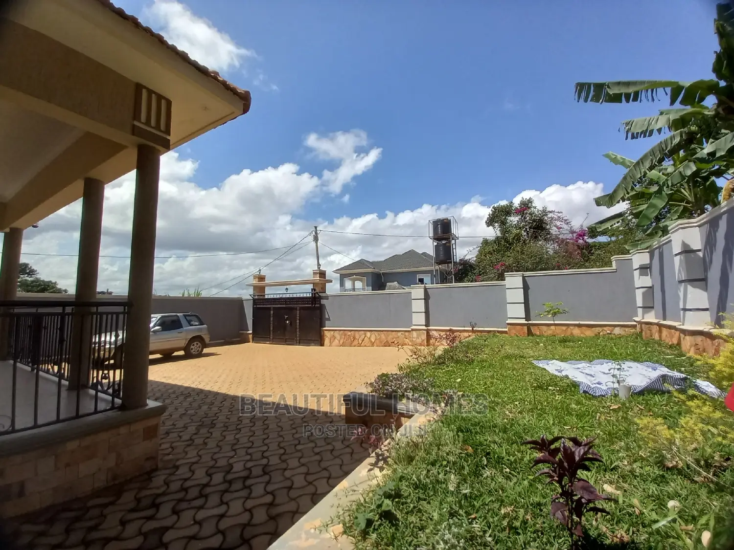 Furnished 4bdrm Bungalow in Kira Posh for Sale in Kira