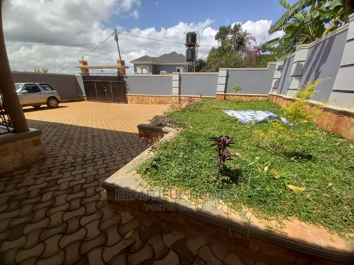 Furnished 4bdrm Maisonette in Kira for Sale in Kira