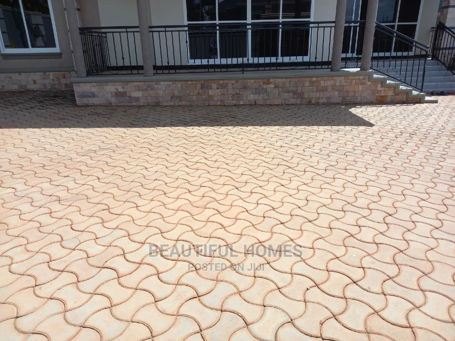 Furnished 4bdrm Maisonette in Kira for Sale in Kira