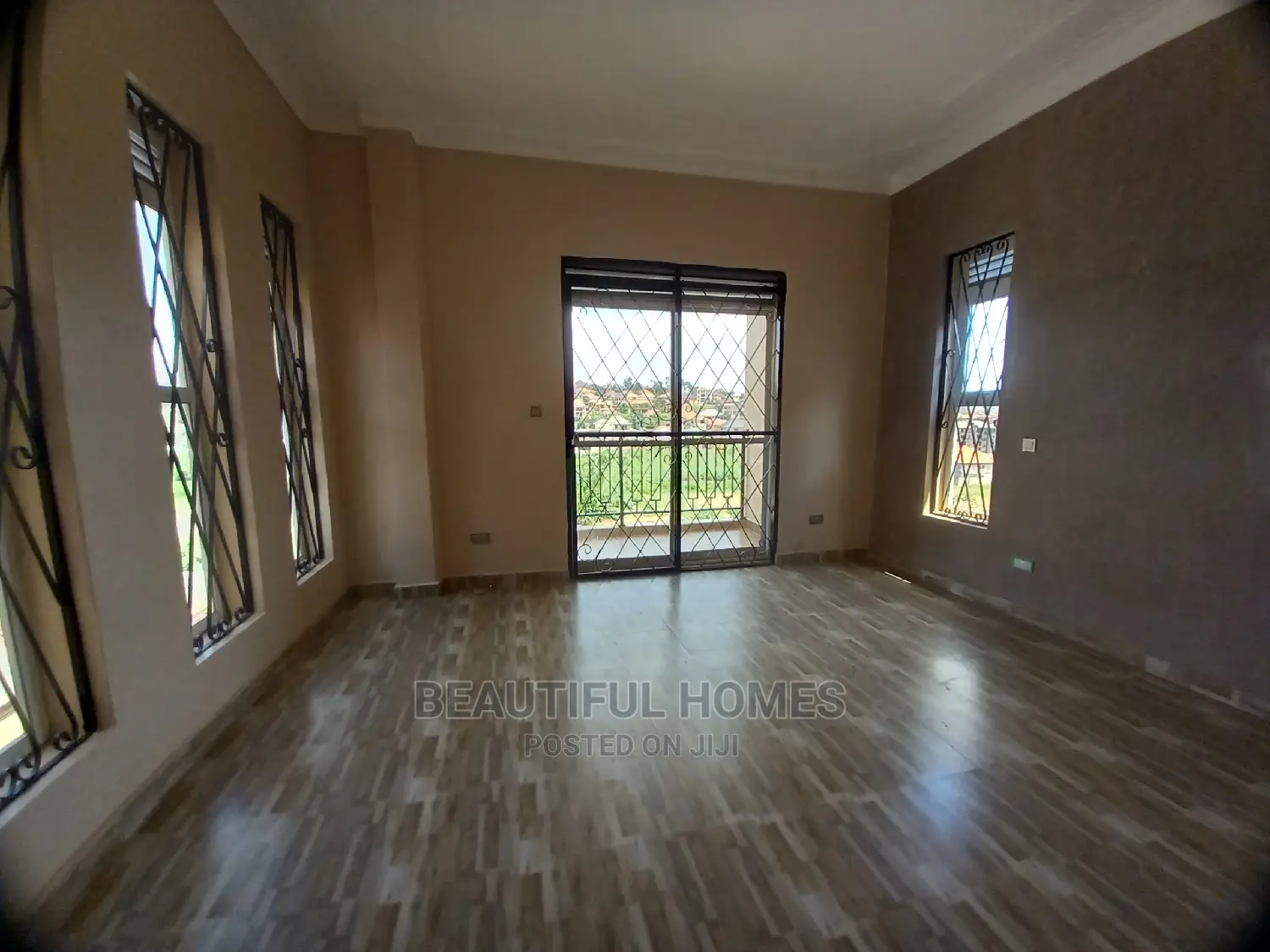 Furnished 4bdrm Mansion in Kira Tarmacked for Sale in Kira