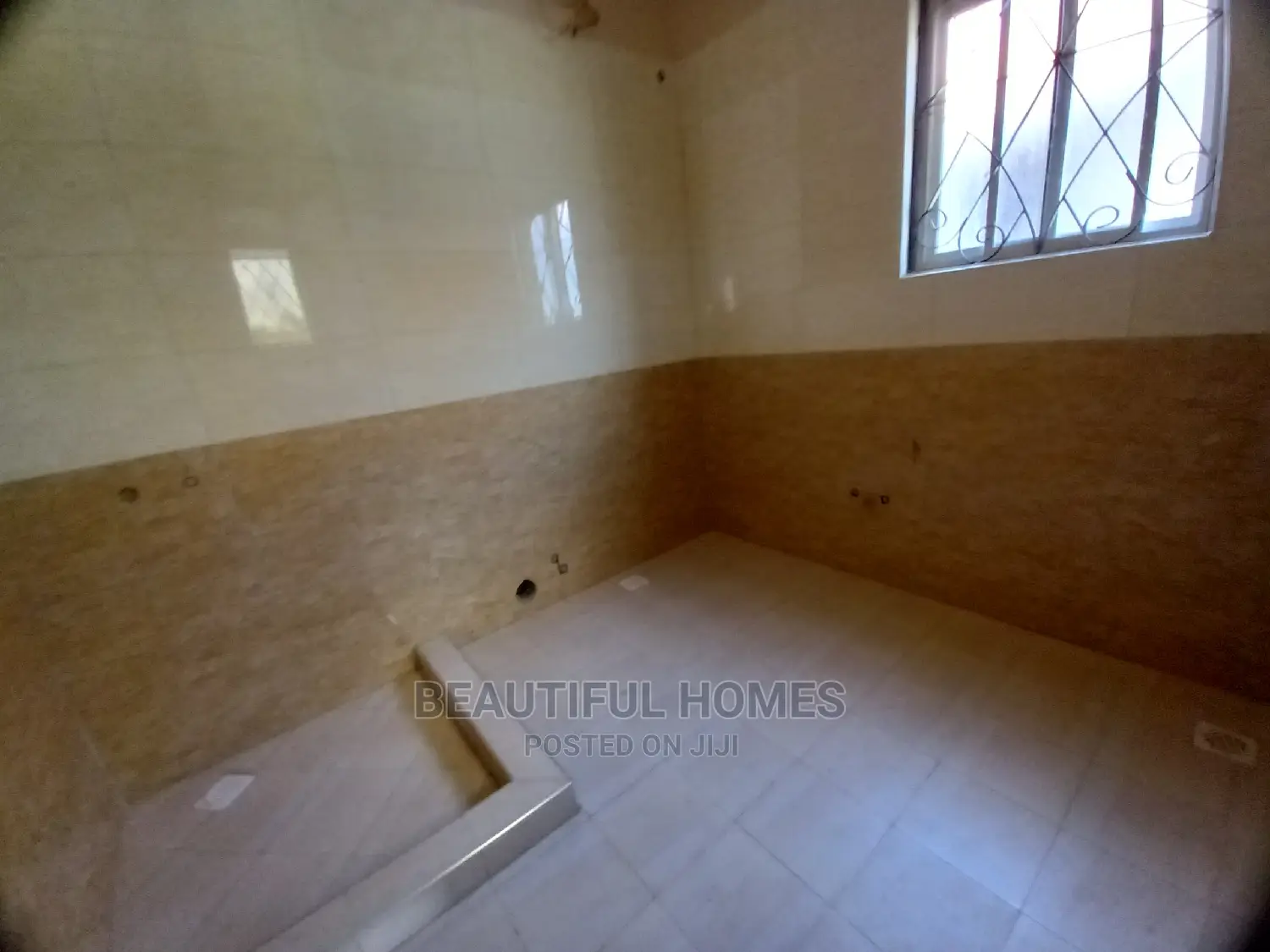 Furnished 4bdrm Maisonette in Kira Corporate for Sale in Kira