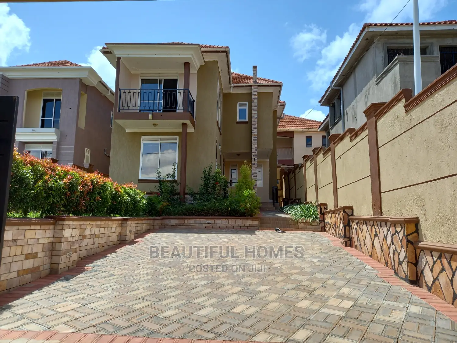 Furnished 4bdrm Duplex in Kira Ministers for Sale in Kira
