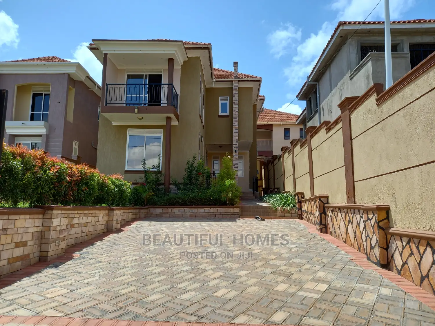 Furnished 4bdrm Duplex in Kira Ministers for Sale in Kira