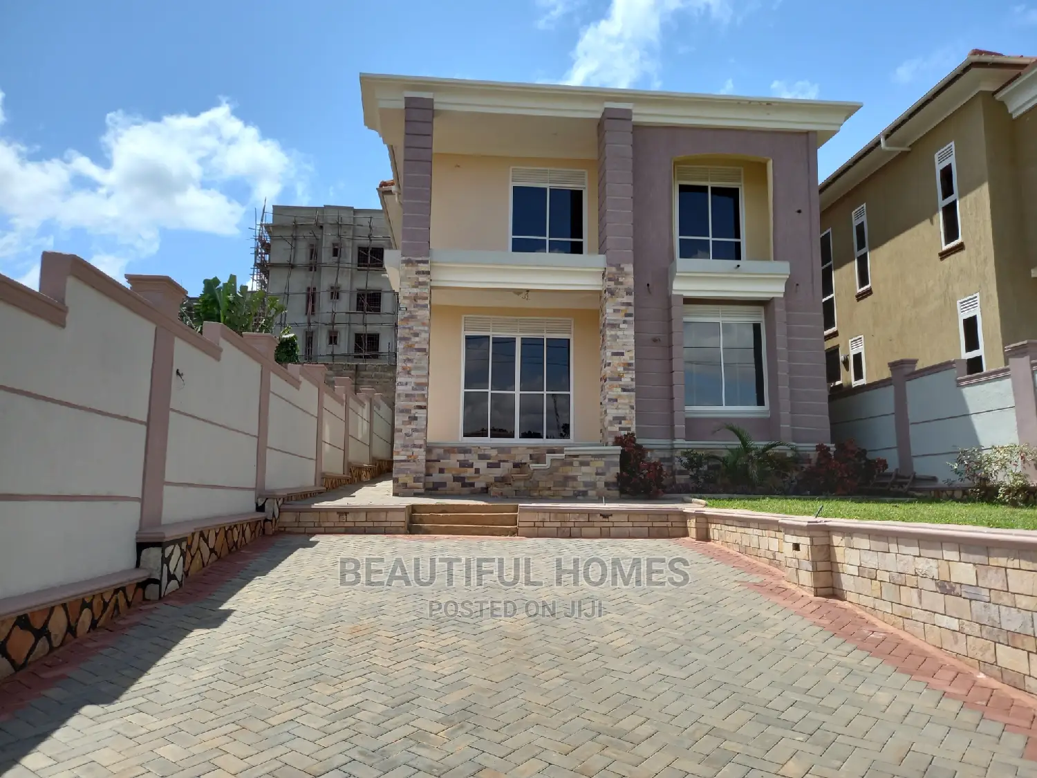 Furnished 4bdrm Mansion in Kira Corporate Lane for Sale in Kira