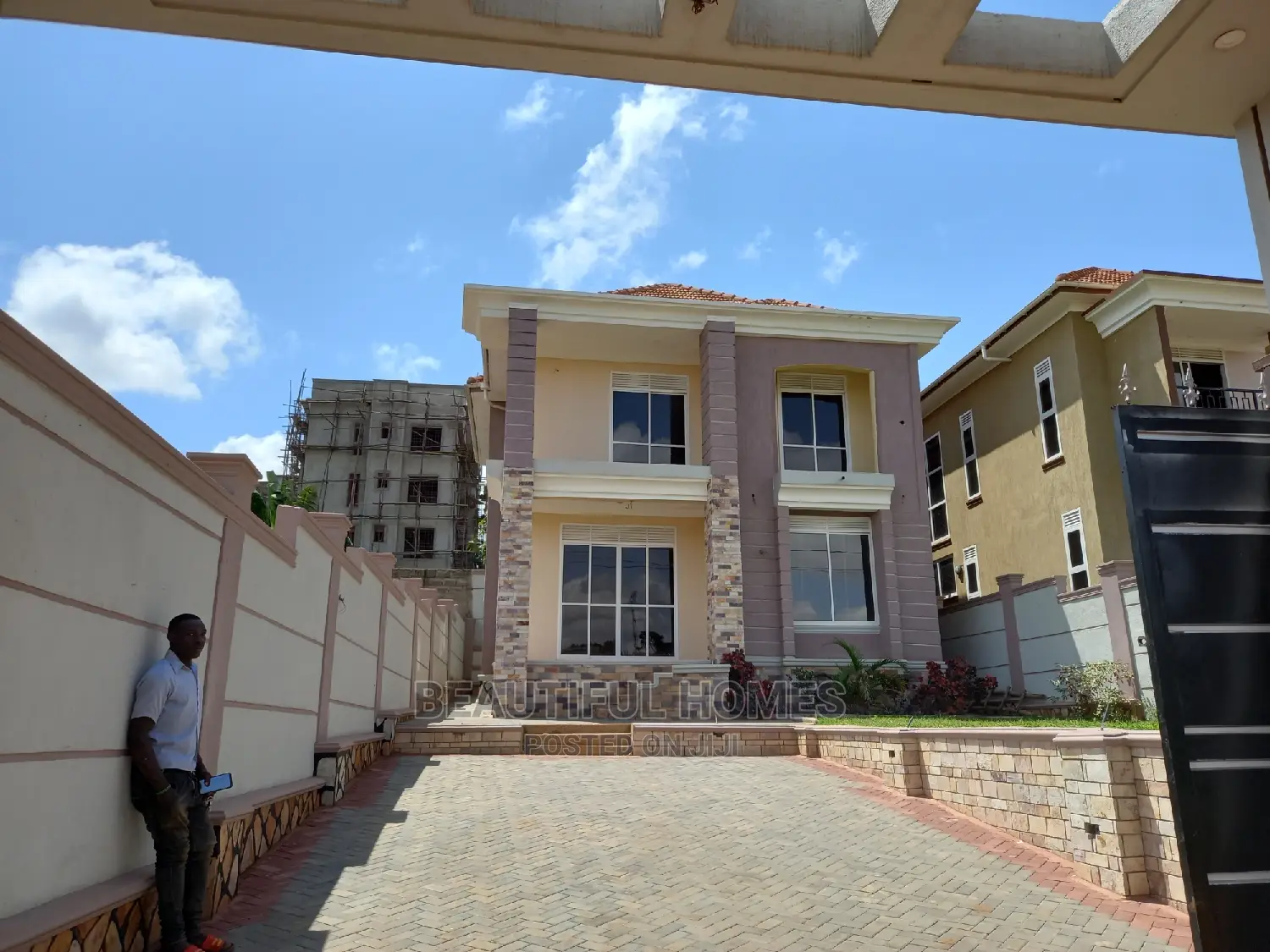 Furnished 4bdrm Duplex in Most High End, Kira for Sale in Kira