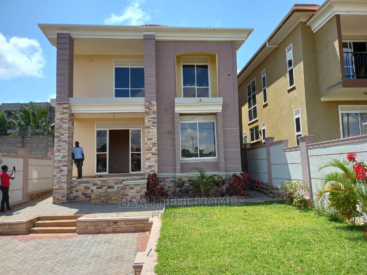 Furnished 4bdrm Mansion in Kira Posh Estate for Sale in Kira