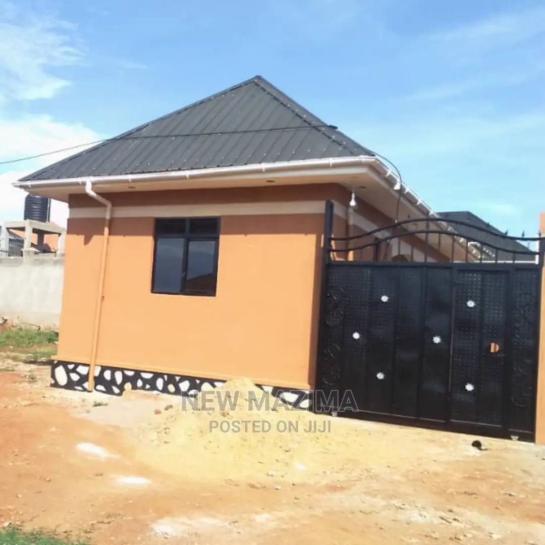 2bdrm House in After Munyonyo In, Division a for Sale in Division A