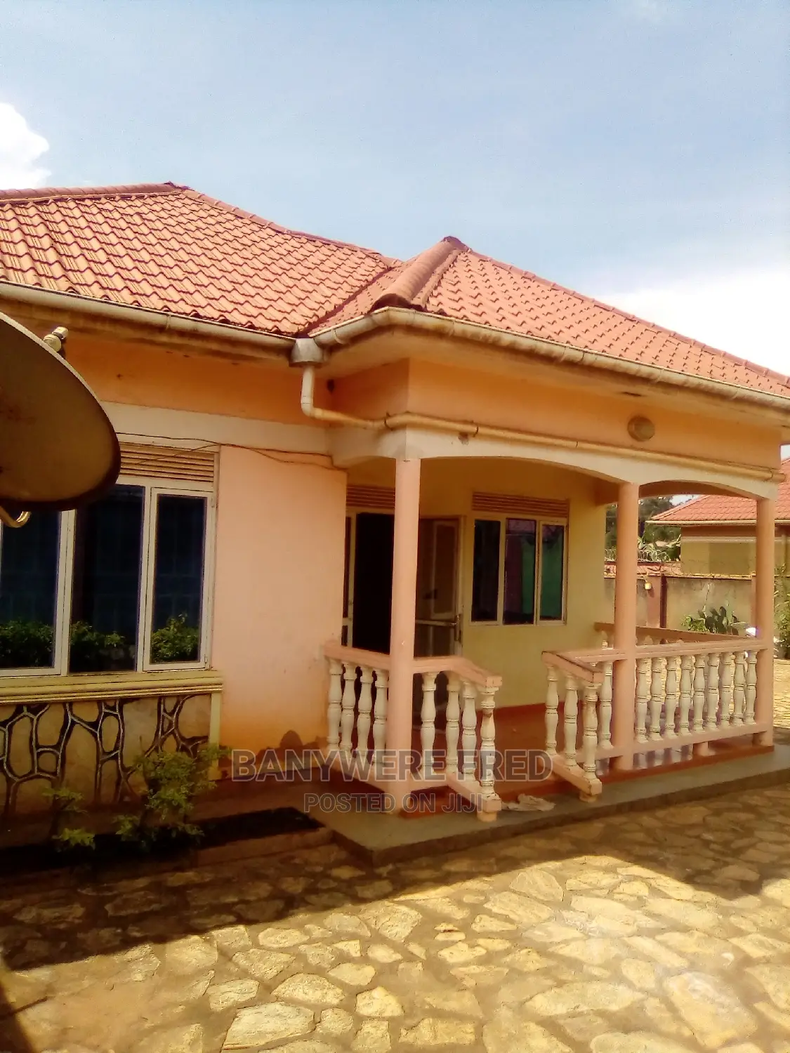 Furnished 3bdrm Bungalow in Kira for Sale in Kira