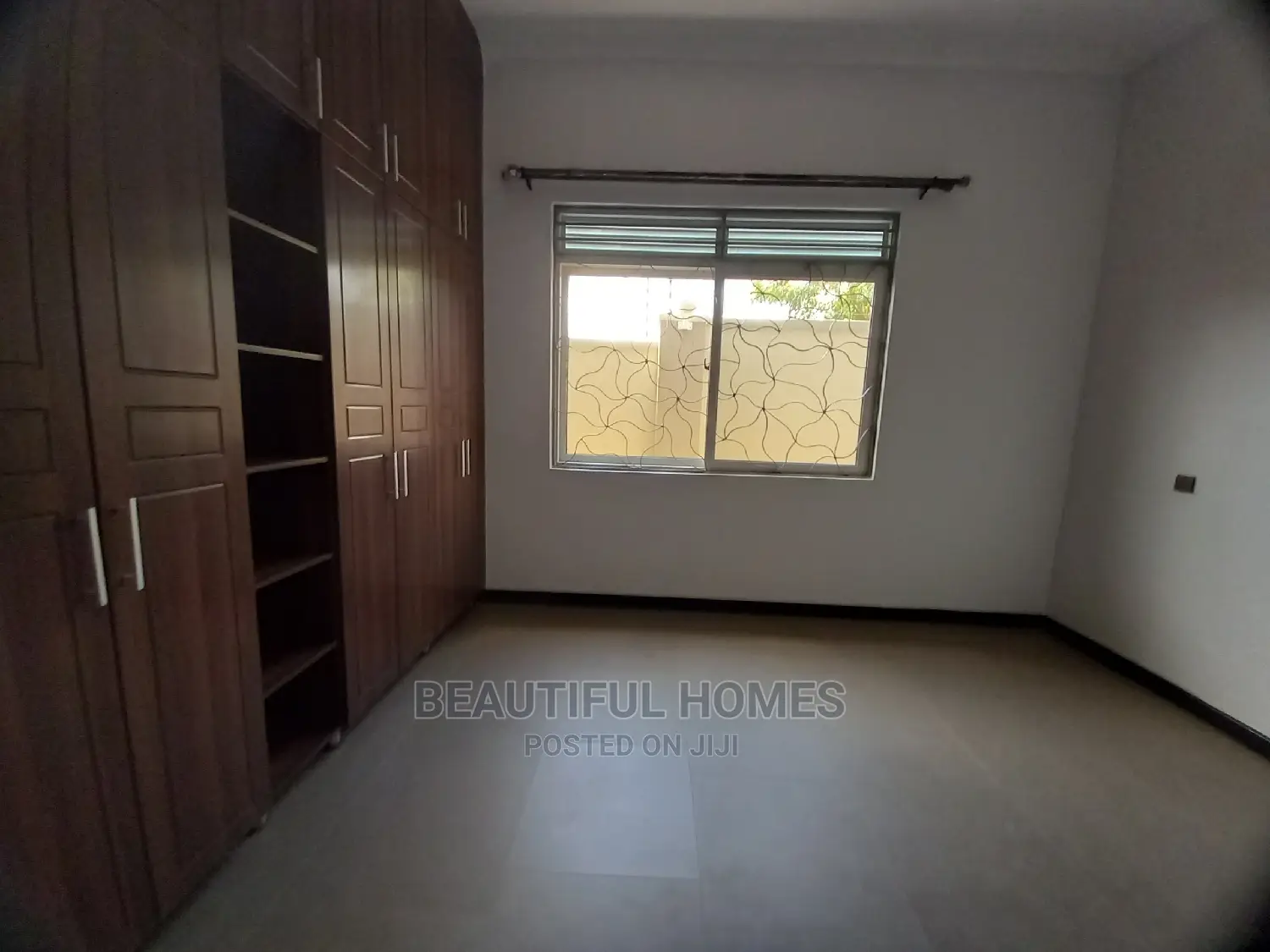 Furnished 4bdrm Bungalow in Kira Corporate for Sale in Kira