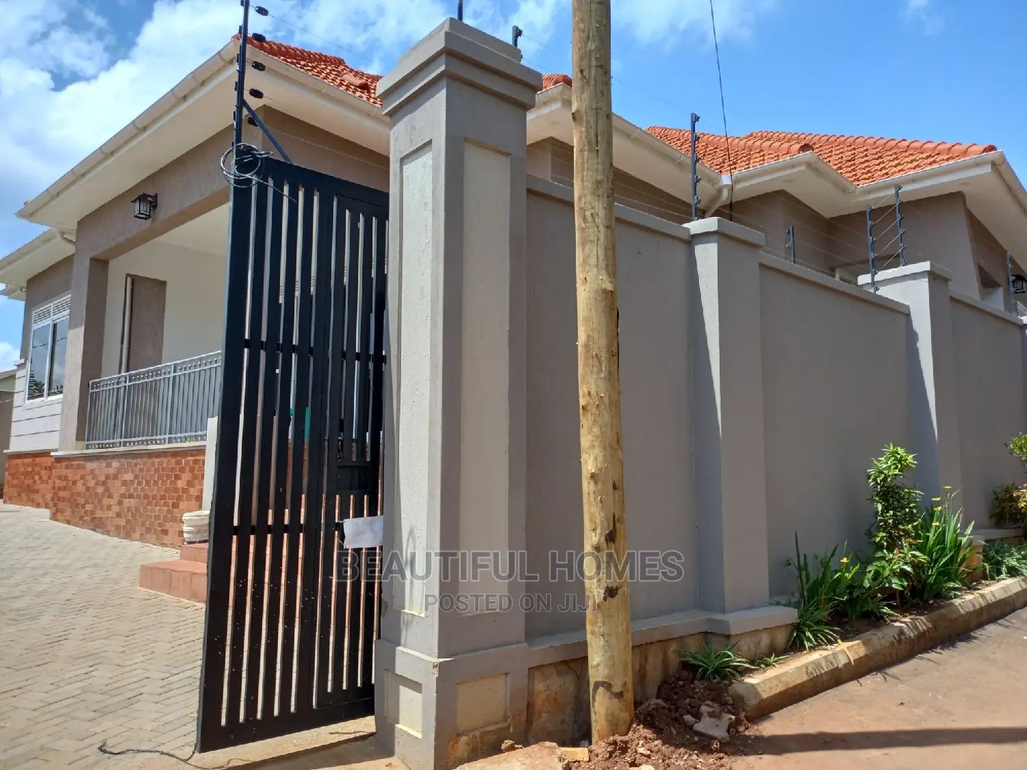 Furnished 4bdrm House in Kira for Sale in Kira