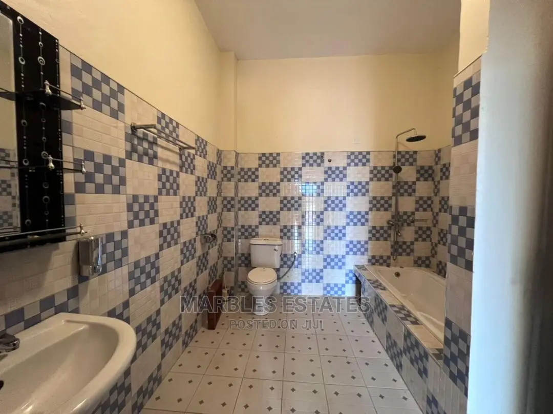 3bdrm Apartment in Muyenga, Central Division for Sale in Central Division