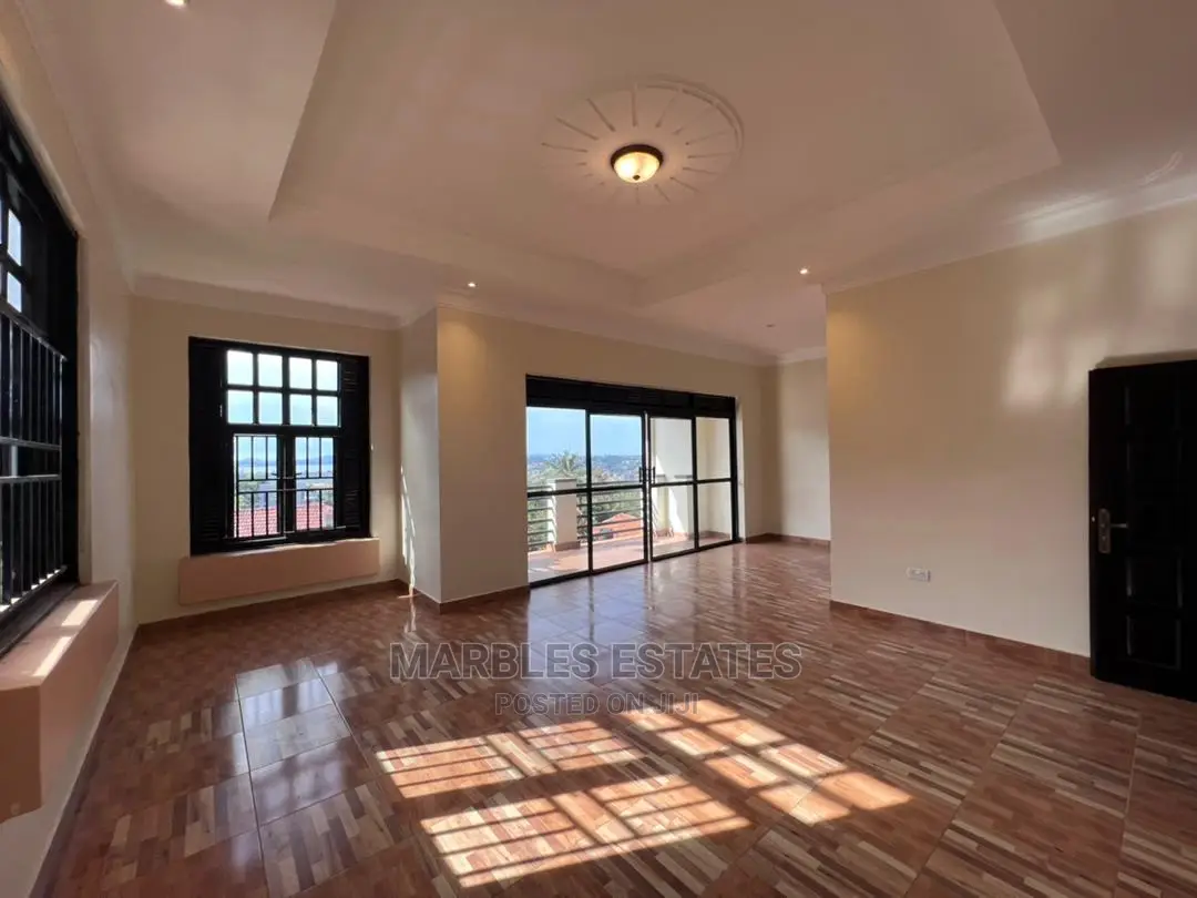 3bdrm Duplex in Muyenga, Central Division for Rent in Central Division