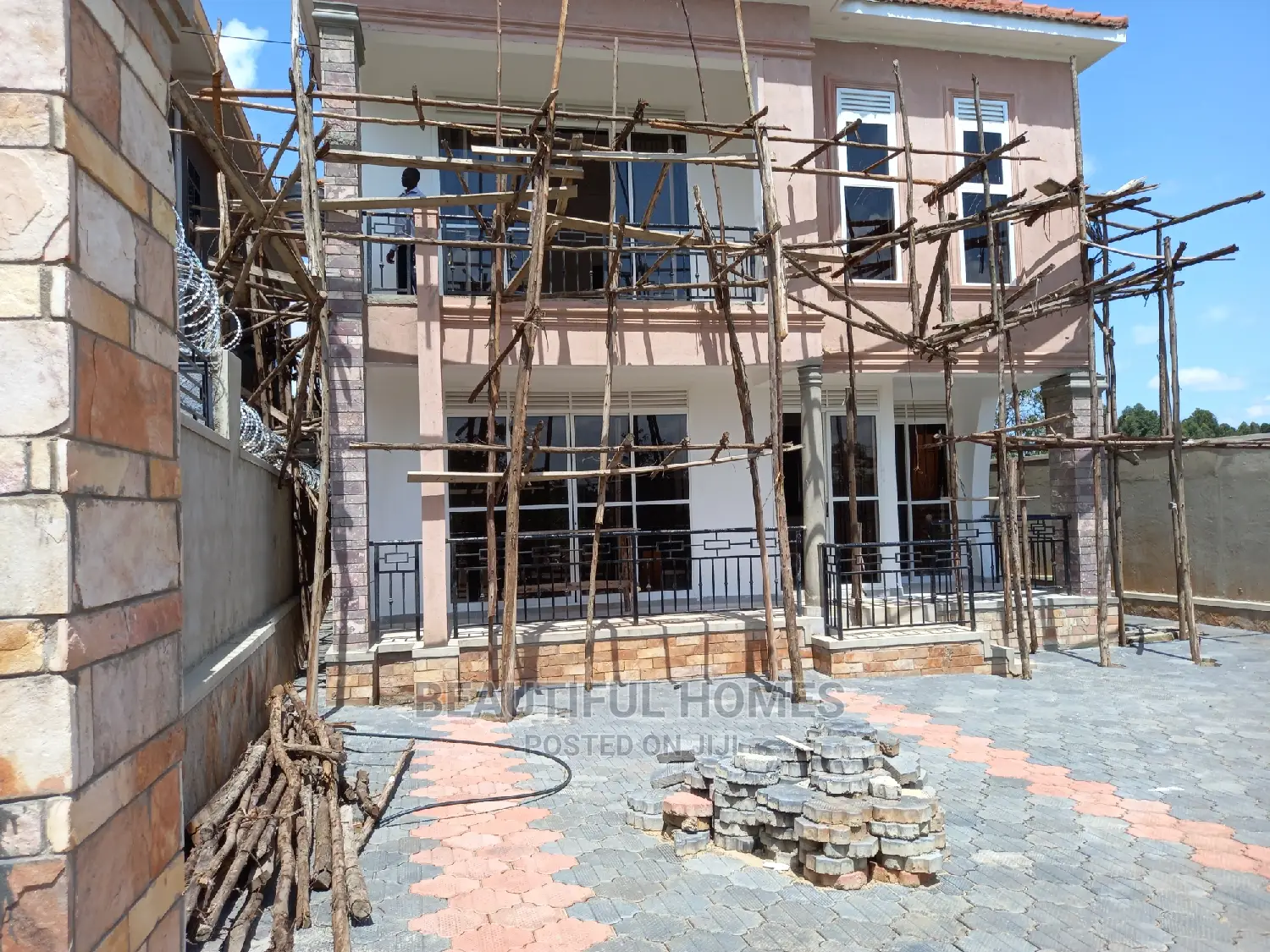 Furnished 4bdrm Maisonette in Najjera Gated Estae, Central Division in Central Division
