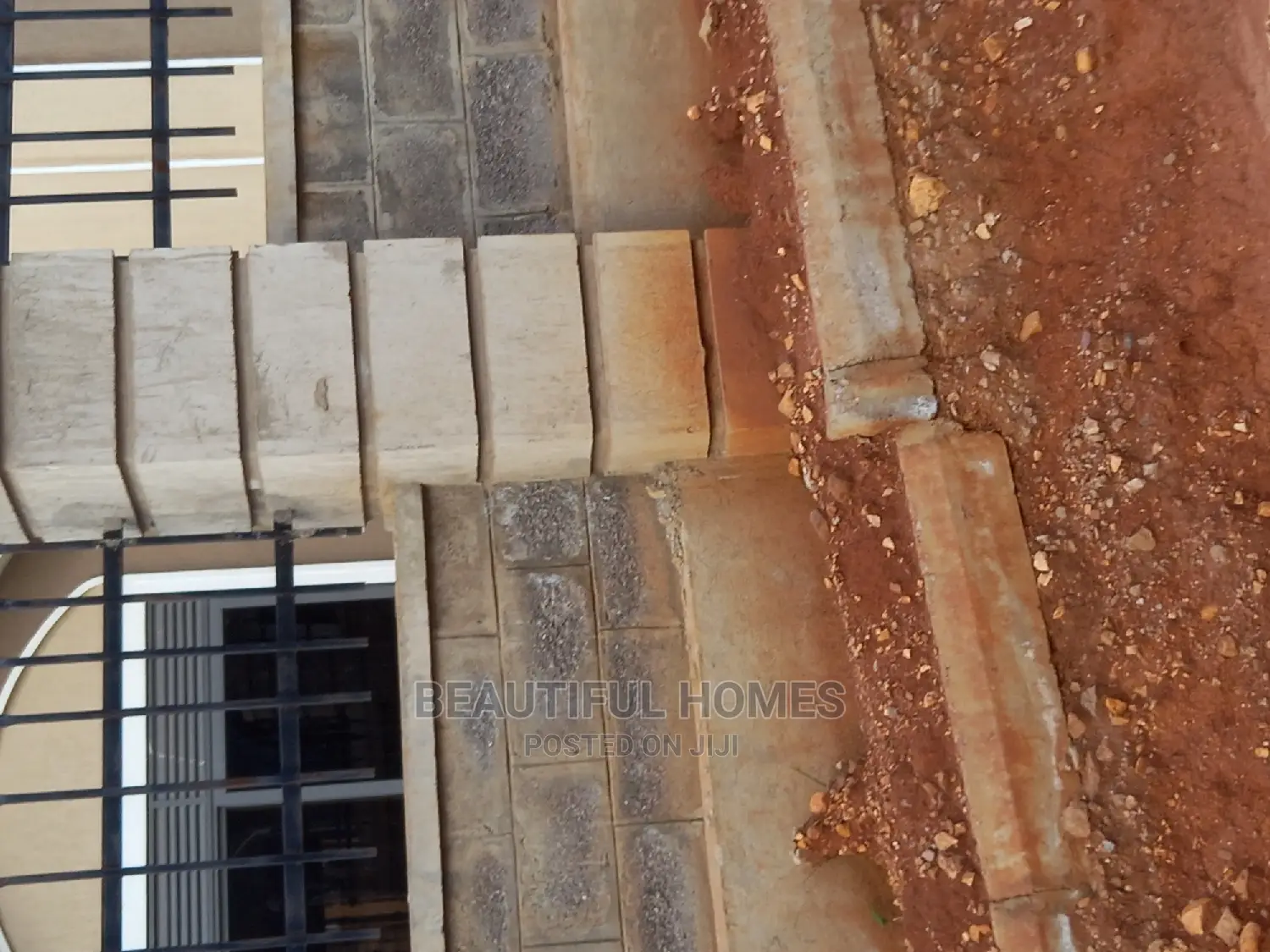Furnished 4bdrm Duplex in Kira Tarmack, Central Division for Sale in Central Division