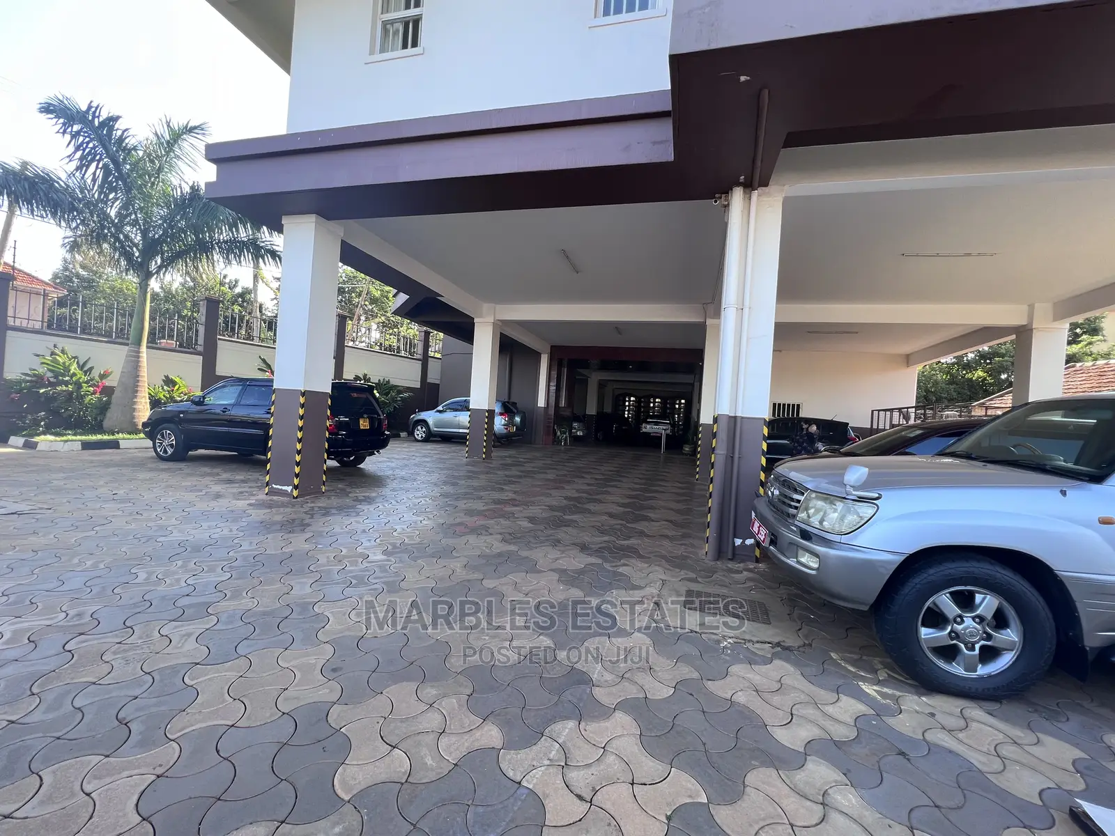 3bdrm Apartment in Kololo, Central Division for Rent in Central Division