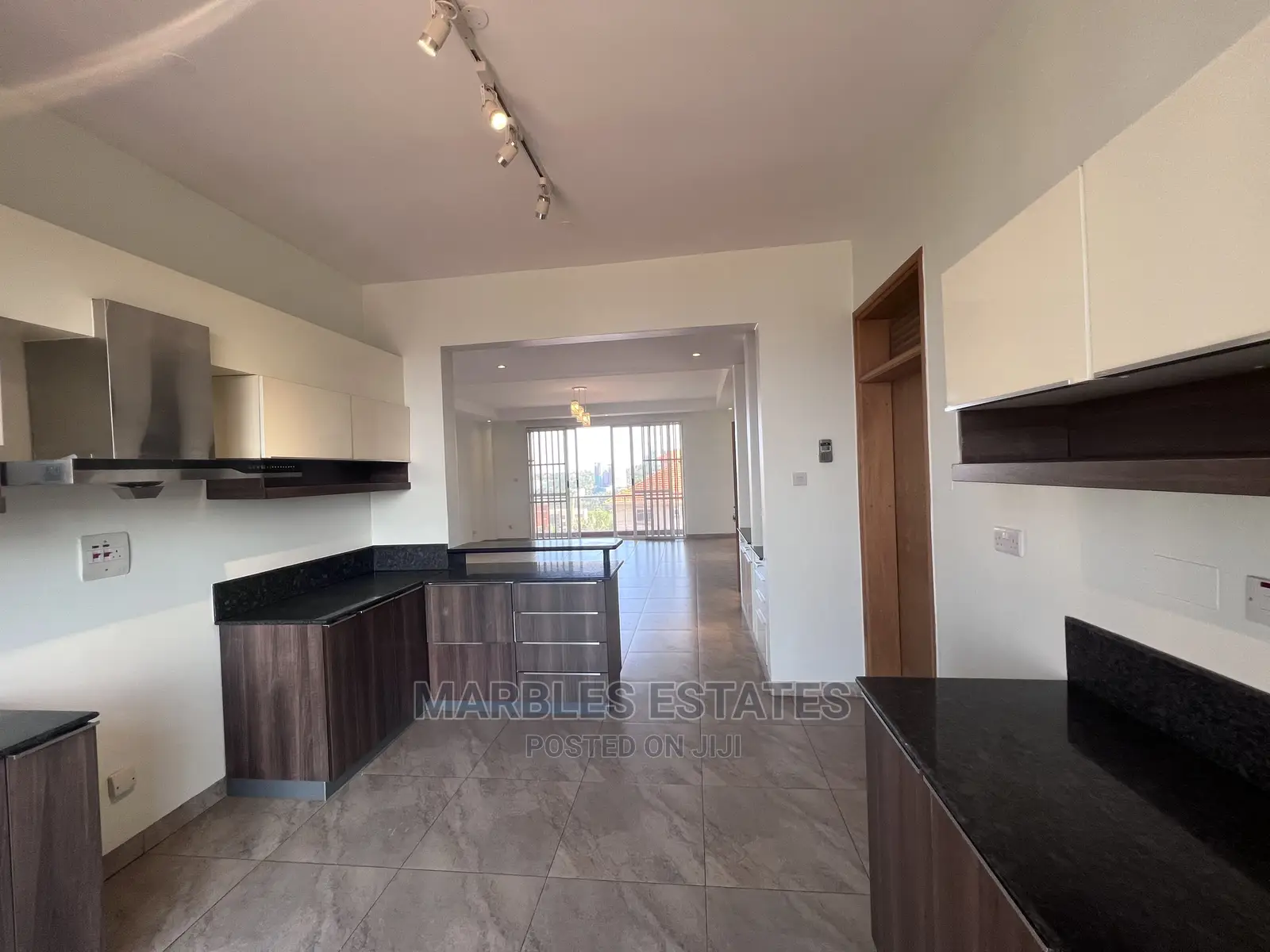 3bdrm Apartment in Kololo, Central Division for Rent in Central Division