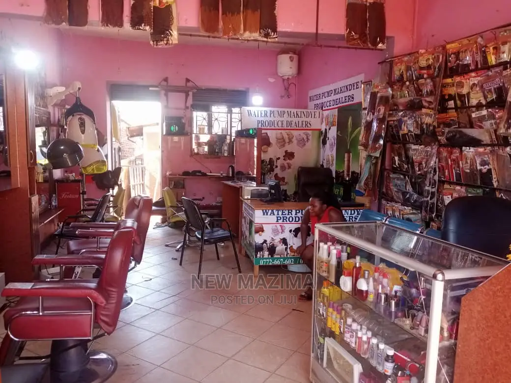 Furnished 1bdrm Room Parlour in Makindye Town, Division B for Rent in Division B