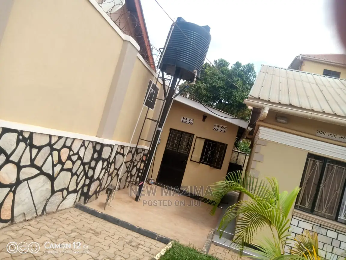 3bdrm House in Buziga Heights, Division B for Sale in Division B
