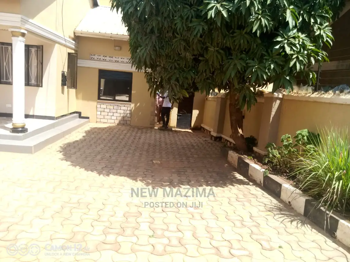 3bdrm House in Buziga Heights, Division B for Sale in Division B